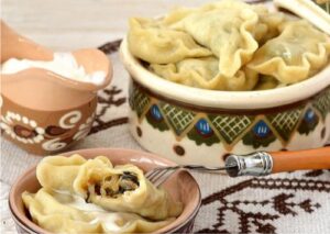 Вареники з капустою та грибами