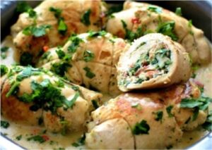 Крученики зі свинячої корейки з грибами